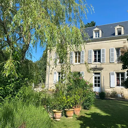 Le Logis Etrochon Couette-café Perigne
