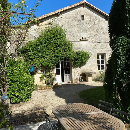Le Logis Etrochon Couette-café Perigne