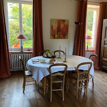 Le Logis Etrochon Couette-café