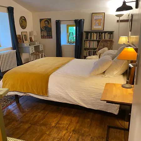 Couette-café Le Logis Etrochon