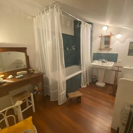 Le Logis Etrochon Couette-café